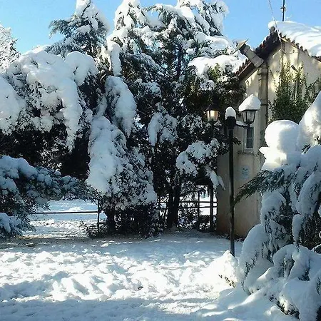 Farmhouse In The Mount Parnassos Country house Polydrossos
